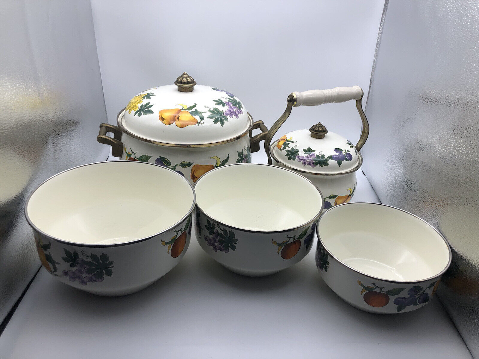 Vintage Essence tabletops unlimited set-casserole/pot,kettle,mixing Bowls Used