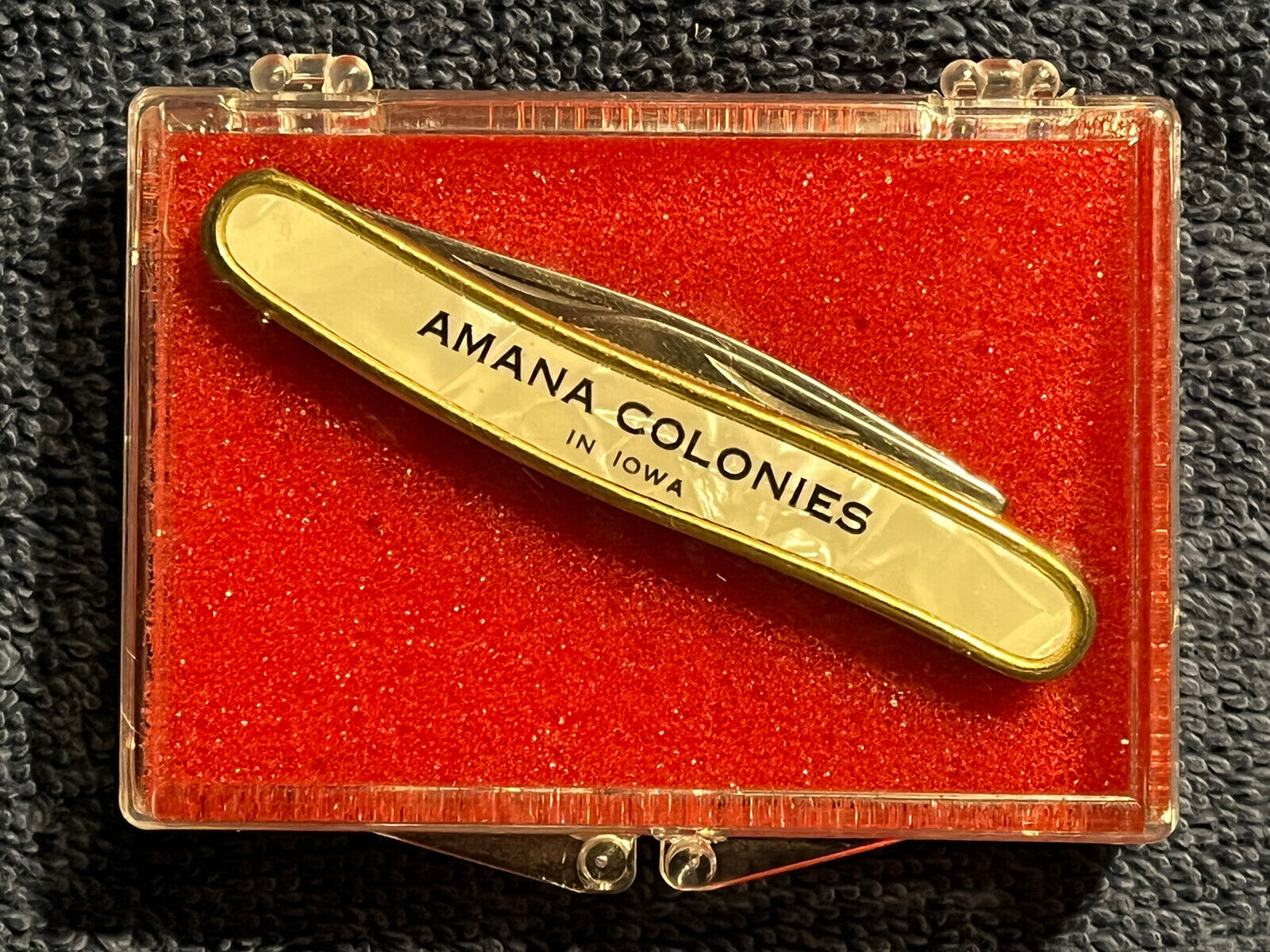 Vintage-Colonial-Prov. U.S.A.-Two Blade-Pocket Knife Amana Colonies In Iowa Ad.