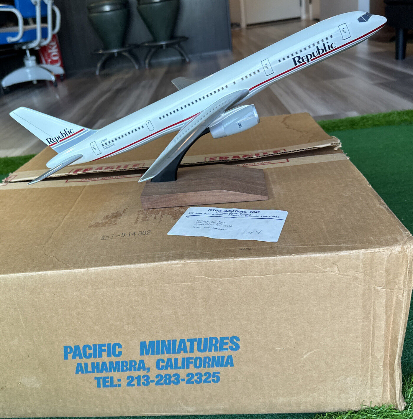 Republic Airlines 757 PACMIN Pacific Miniatures 1:100 Model W/ Original Box