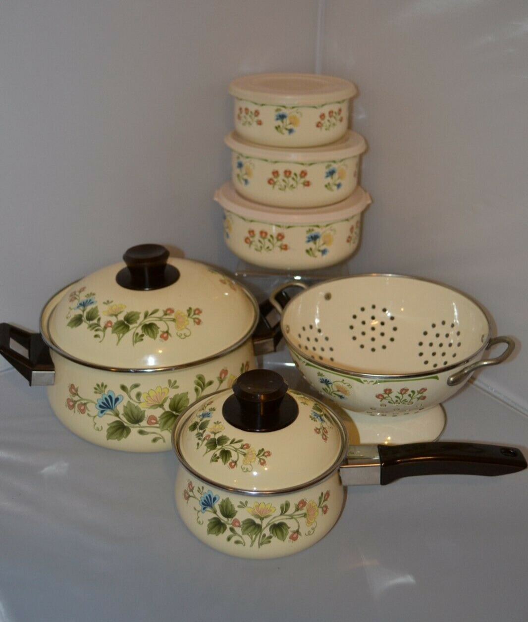 Vintage Kobe JC Penney Enamel Coated Floral Design Cookware Set (11 Piece Set)