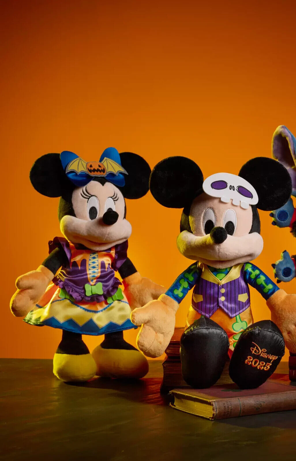 NEW Set Disney 2023 Halloween Mickey & Minnie Mouse Glow-in-the-Dark Plush 15\