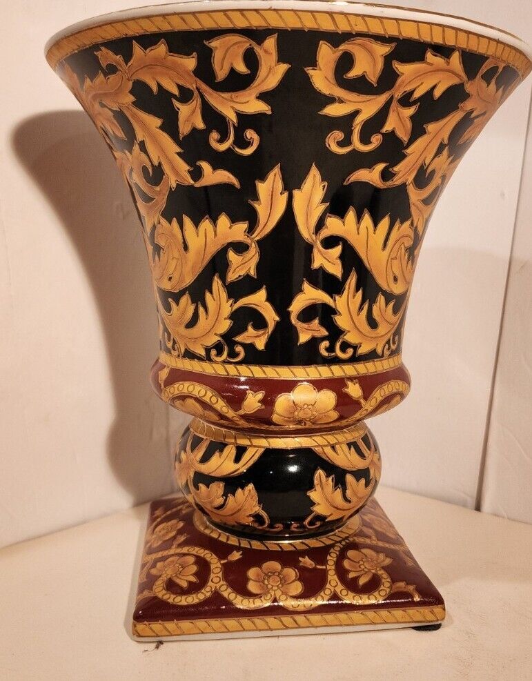 Oriental Vase-Black, Gold, Red, Excellent Condition