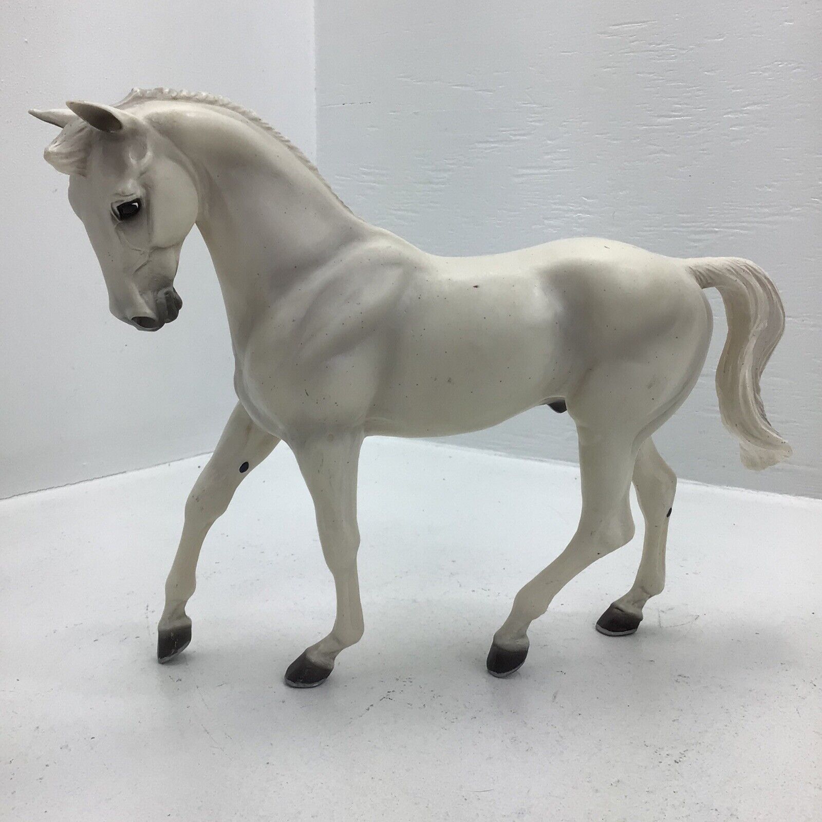 Breyer Reeves Traditional White Horse 1996