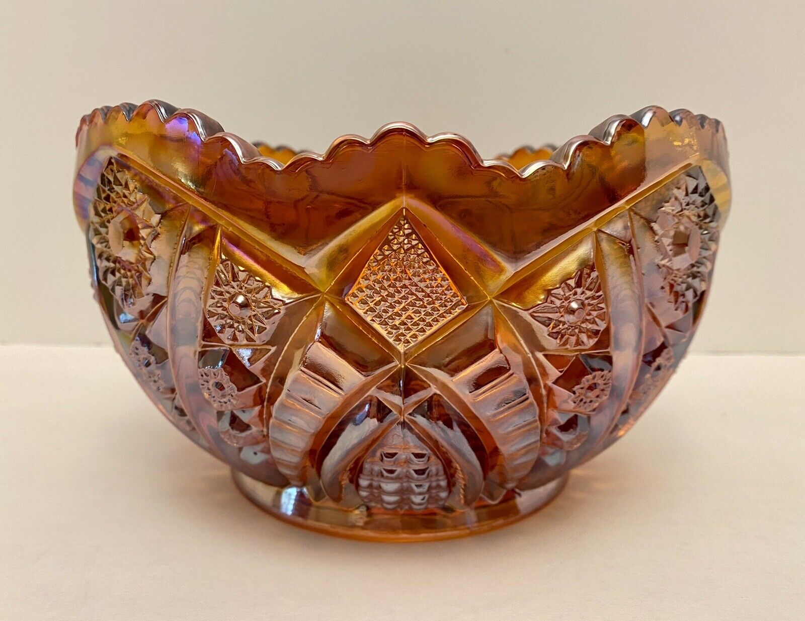Vtg Indiana Heirloom 8” Sunset Carnival Glass Amberina Red Bowl Sawtooth Rim