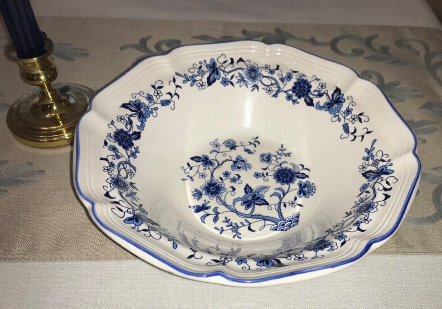BLUE ONION VTG F.W. WOOLWORTH 9” SERVING BOWL KOREA BLUE & WHITE SCALLOPED GUC