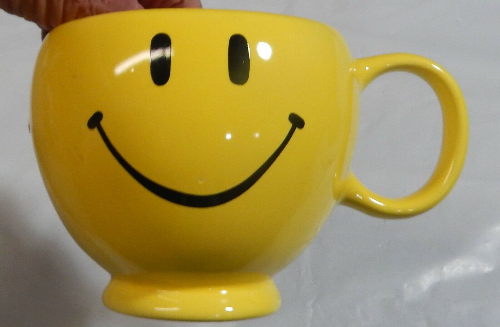 Large Smiley Face 20 Ounce Cup Yellow Mug PlanterTeleflora Gift  GREAT Condition