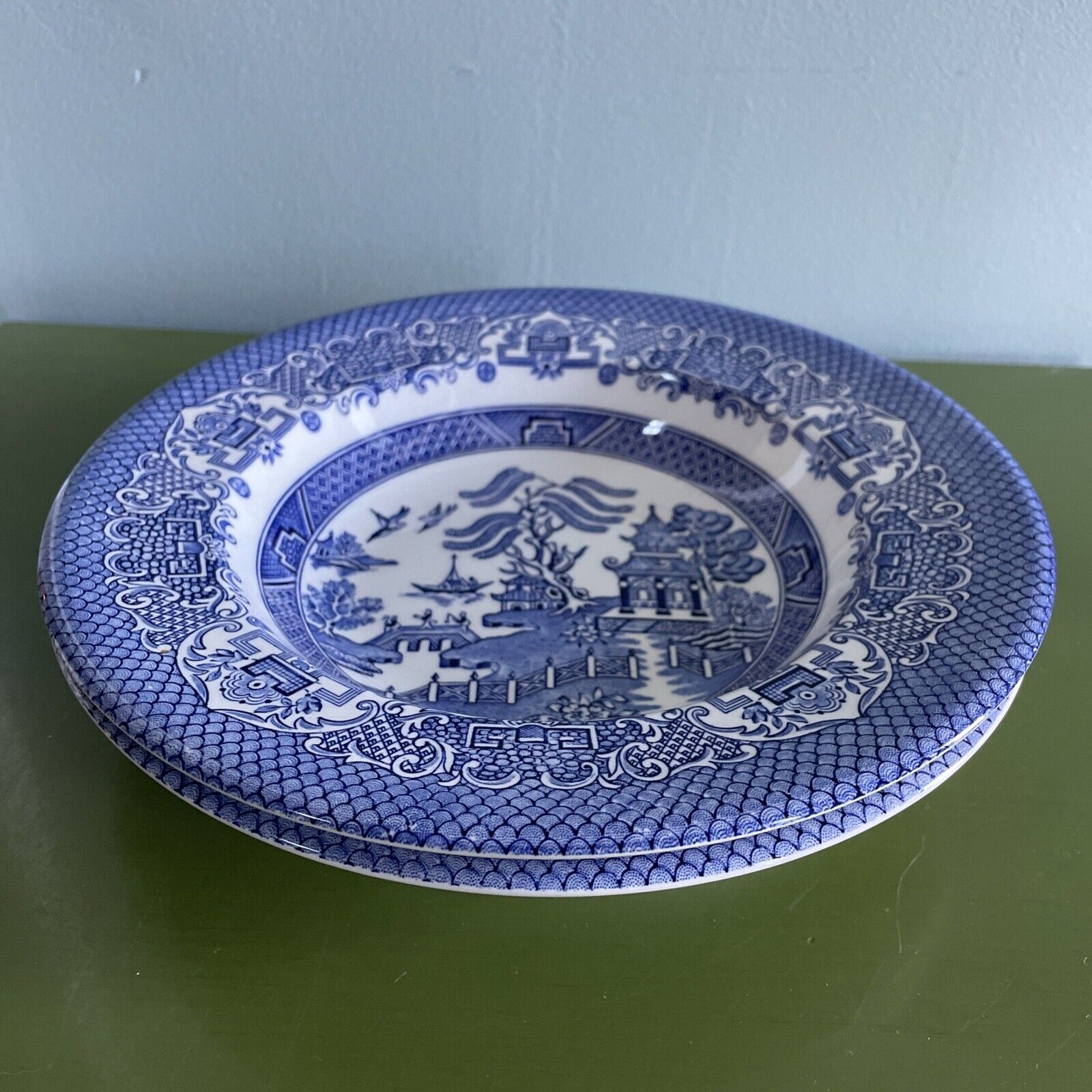 EIT Blue Willow English Ironstone Tableware Rim Soup Bowl 8.75”