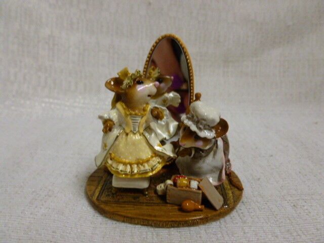 Wee Forest Folk Stitch In Time Colonial Special LTD-10 (B) White Gold Retired