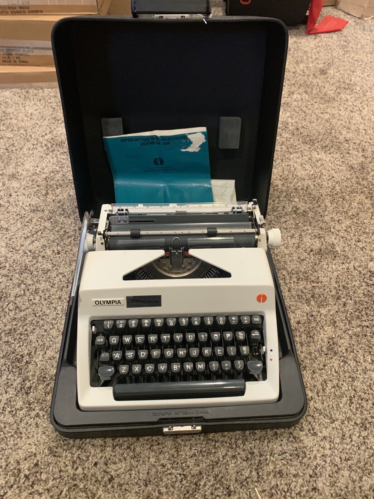 Vtg 1970s OLYMPIA SM9 Portable Typewriter Standard Carriage W/ Case