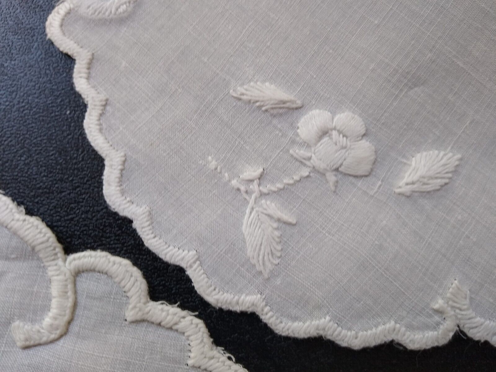 Antique Vtg White Floral Hand Embroidery Silk on Linen Dessert Doilies  6.5\