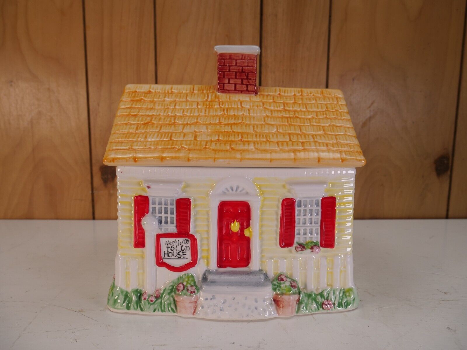 Vintage NESTLE TOLL HOUSE Ceramic Cookie Jar Limited Edition 1992