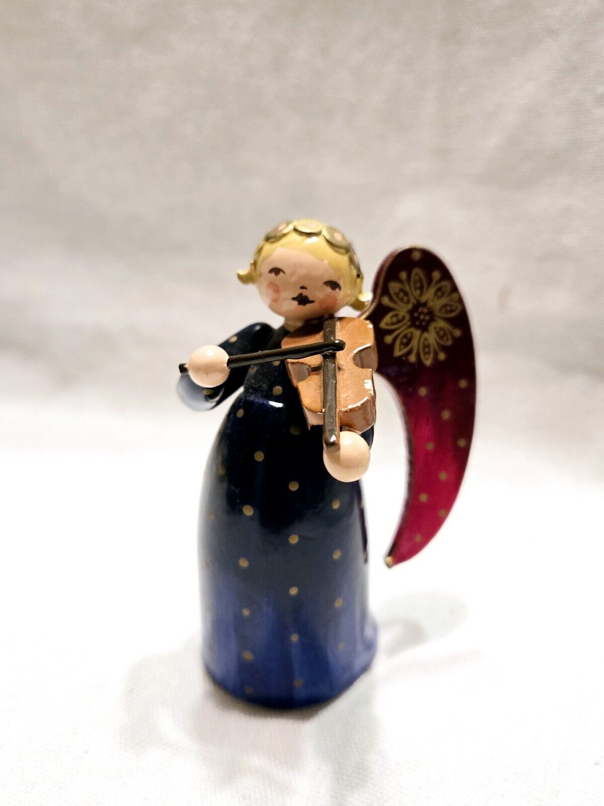 ERZGEBIRGE Wendt Kuhn Musical Angel with Violin Germany Christmas Figurine