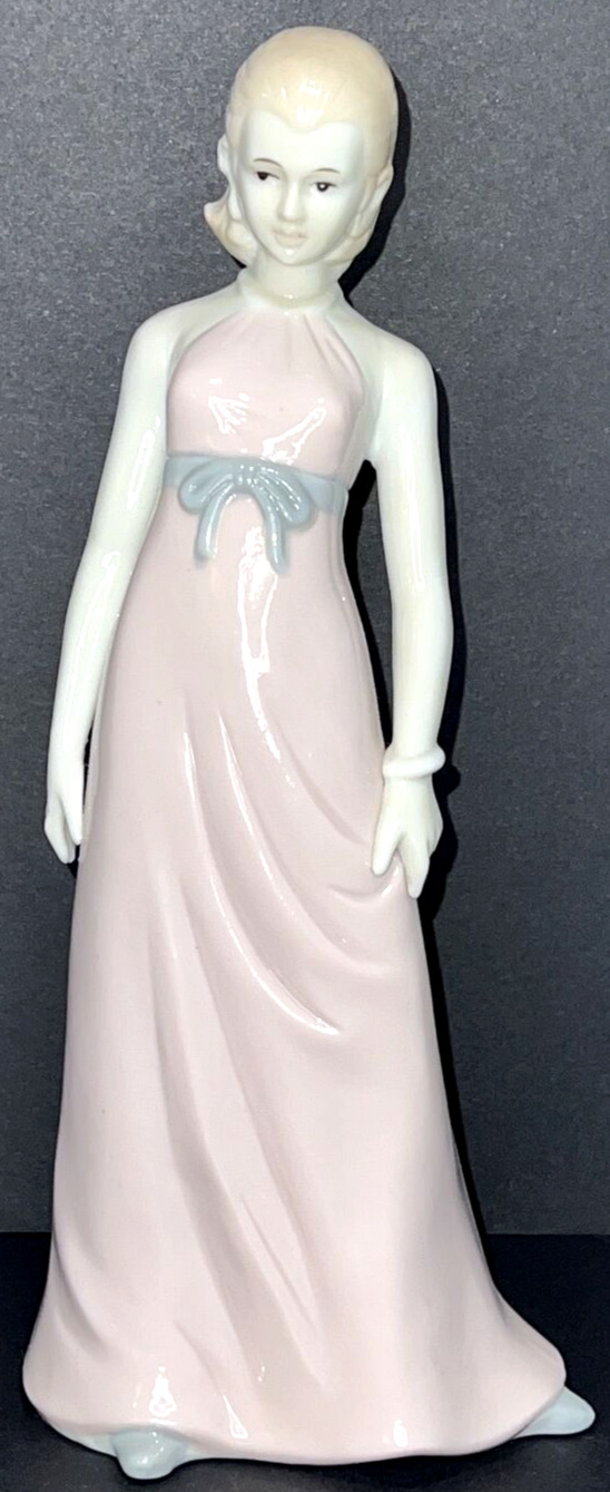 Enesco Lladro Style Porcelain Lady of Fashion Figurine Vintage 1980's