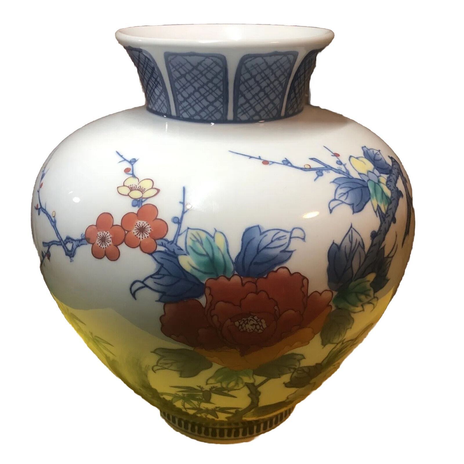 Vase Japanese Porcelain Sometsuke Kabin Ikebana Blue Red White FV916 Vintage