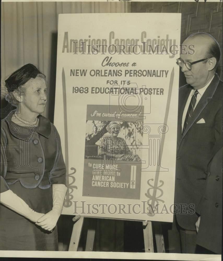 1963 Press Photo Mrs. L.F. M\'Crocklin, cured cancer victim & Dr. Merrill Hines