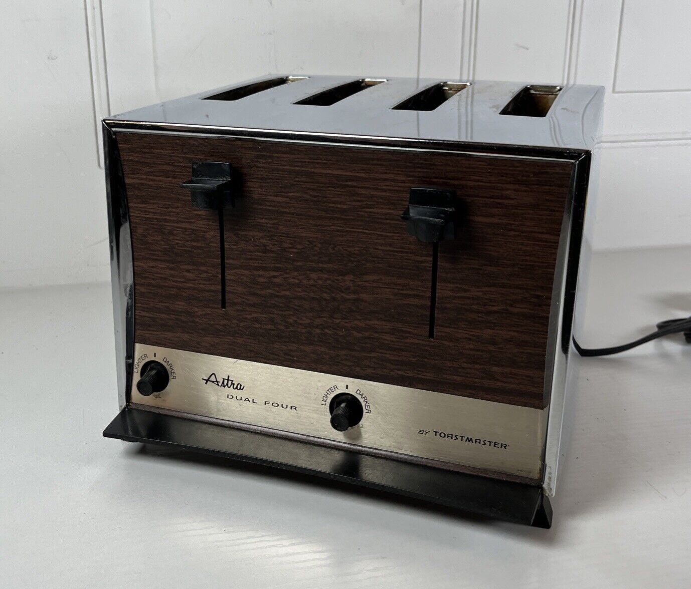 NICE Vintage Retro Astra by Toastmaster 4 Slice Pop-Up Toaster Chrome D130