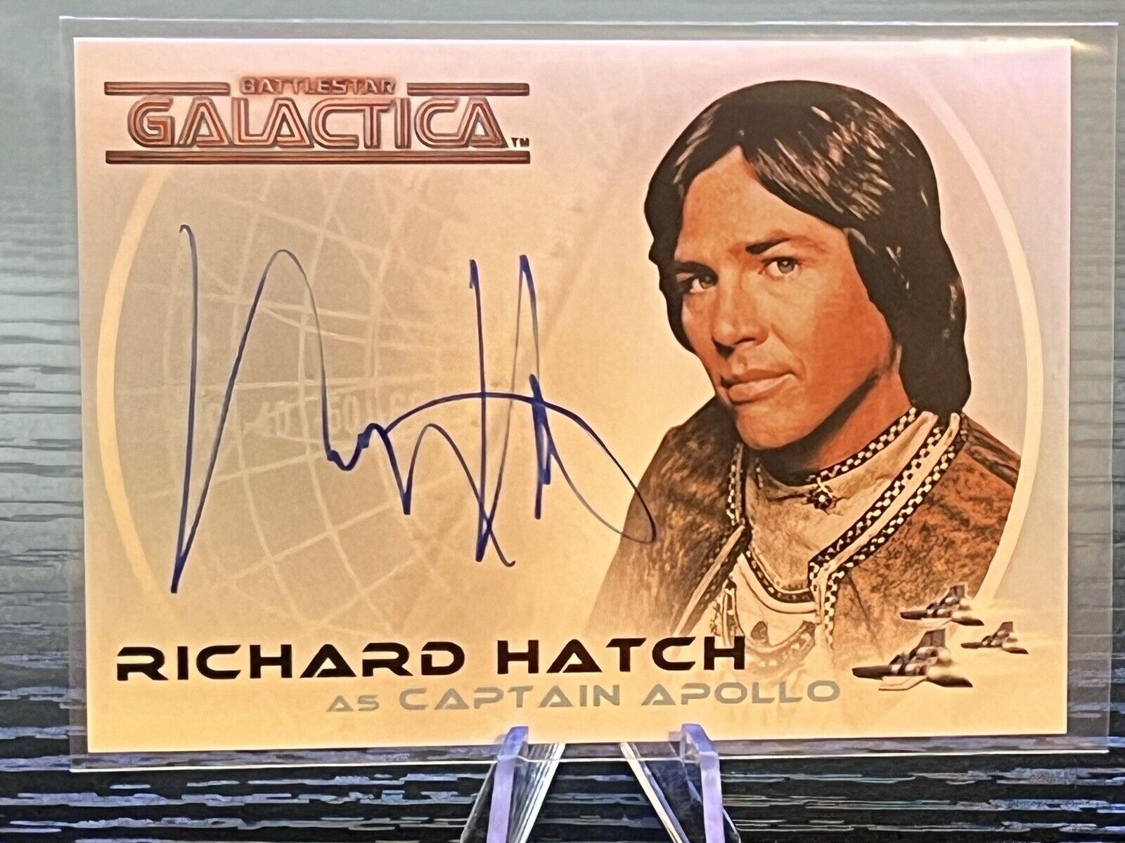Battlestar Galactica Richard Hatch as Capt Apollo Autograph Card