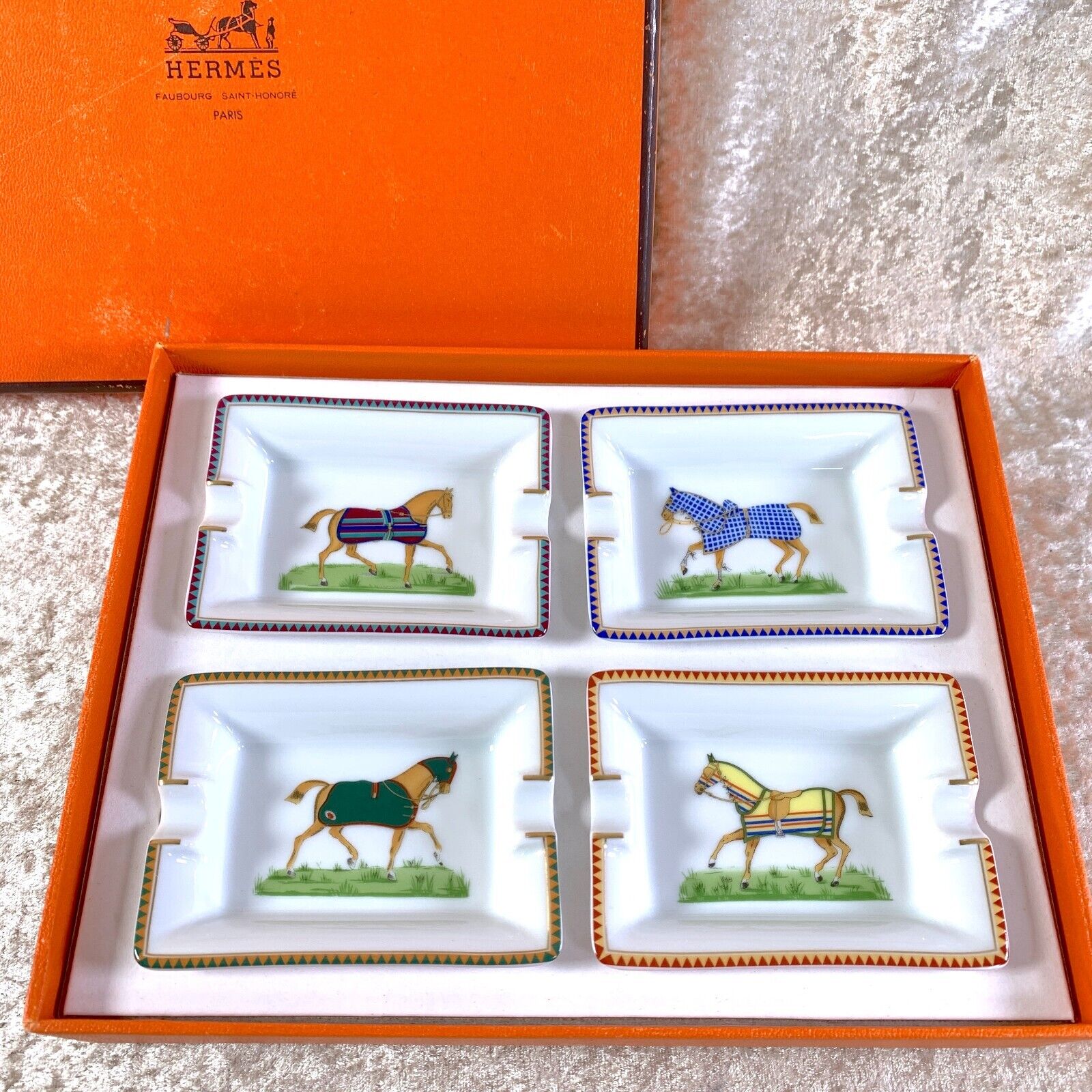 Hermes Paris Ashtray A Set of 4 Horse Design Porcelain Mini Tray 8 x 6 cm w/ Box