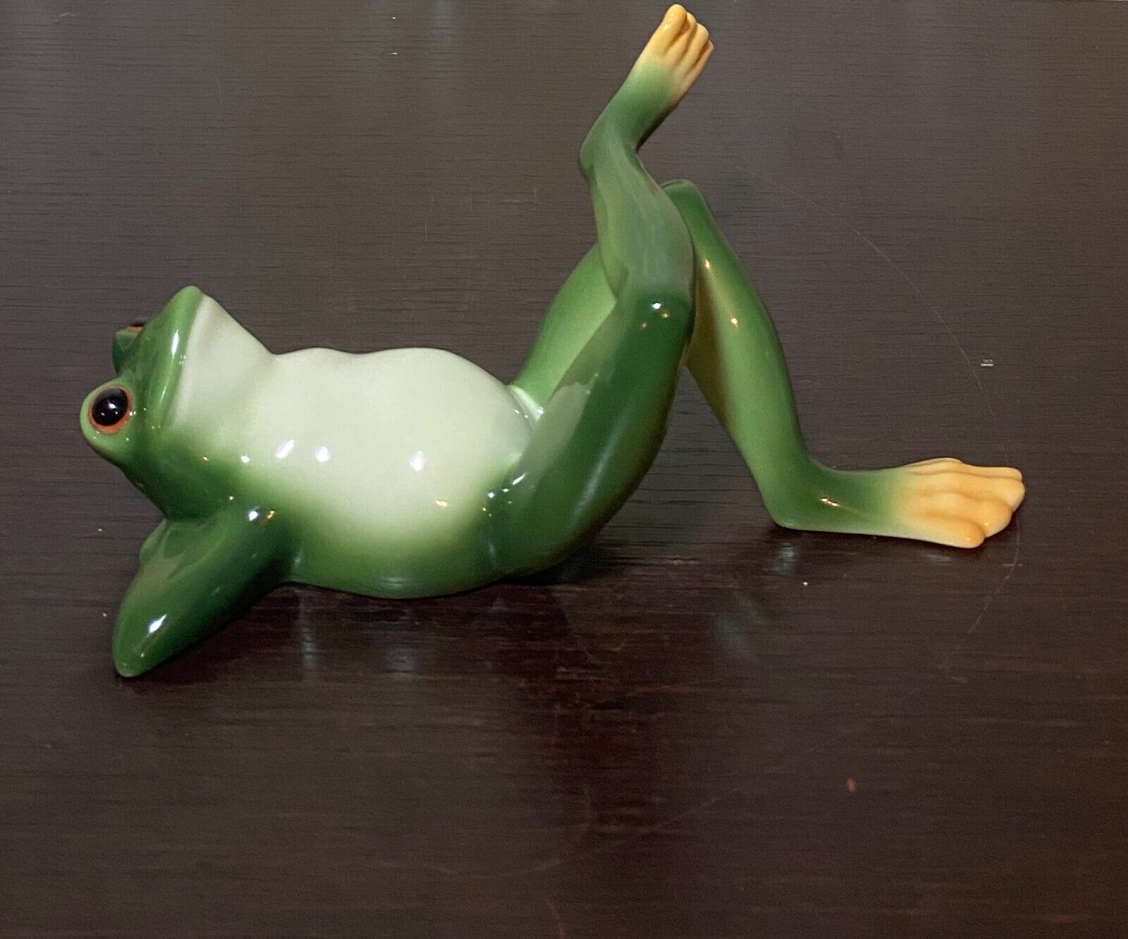 Franz Porcelain Relaxing Frog Figurine Green FZ00079 Toad Sign