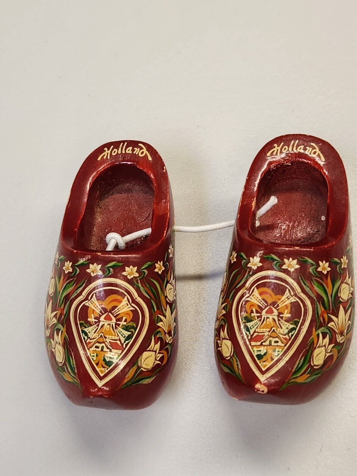 Vintage Holland Dutch Wooden Shoes Clogs Netherlands Windmill Tulip Flowers Red
