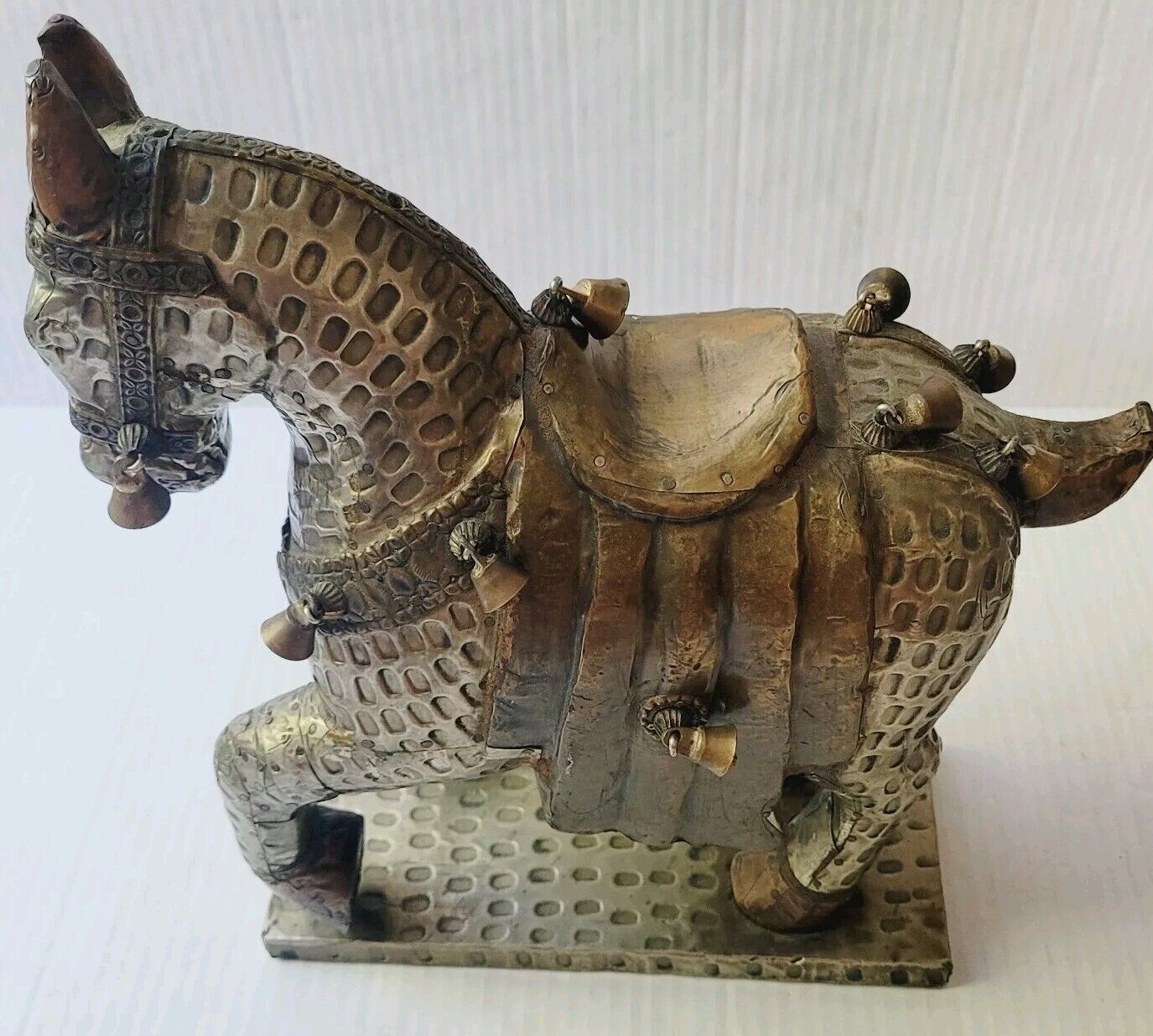  Silver Armored Trojan Style Horse Metal Bells  Wood Sculpture 11\
