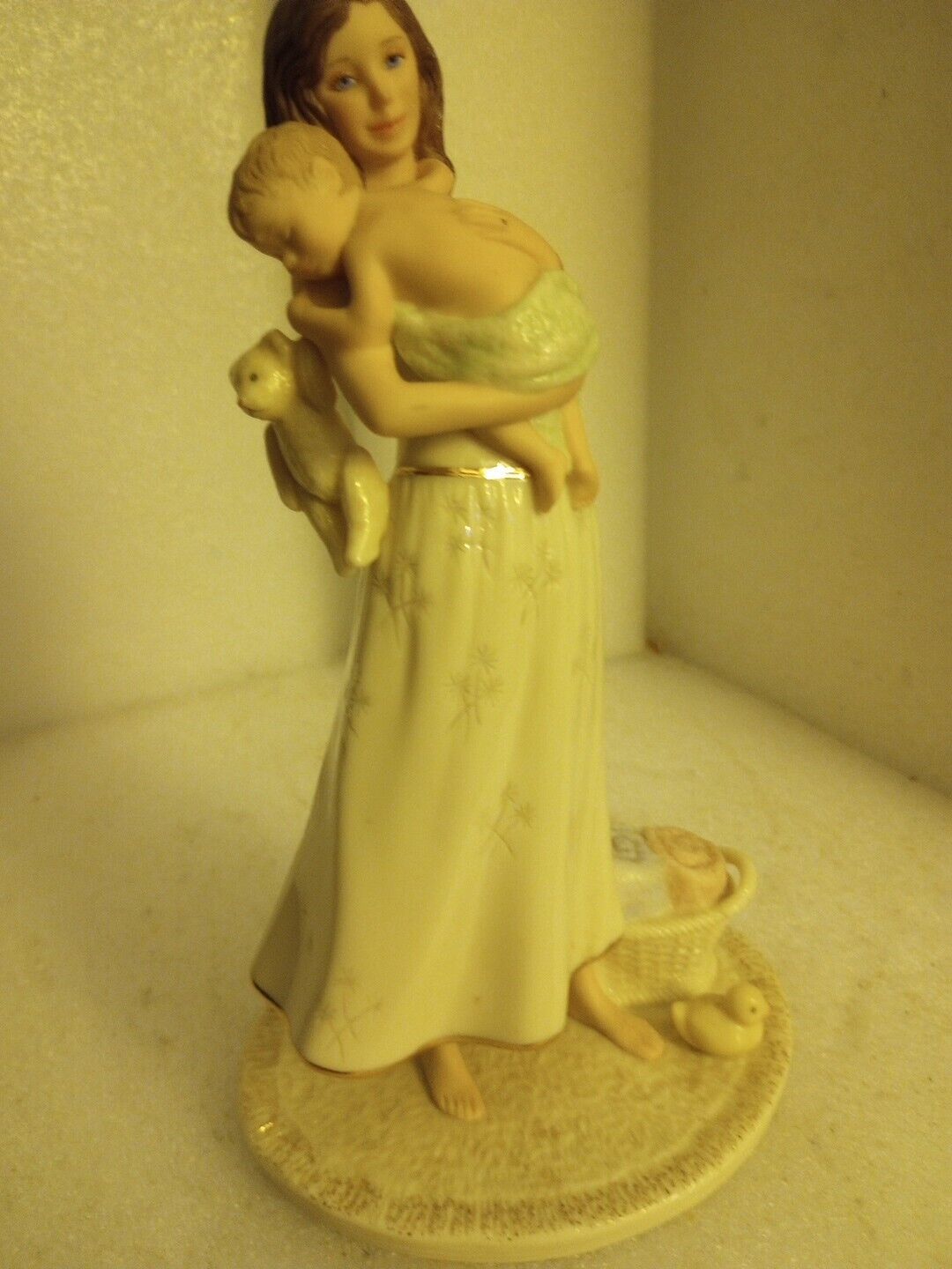 LENOX MOTHERS LOVE BABY Sculpture -- NEW -- Mint -- NO BOX