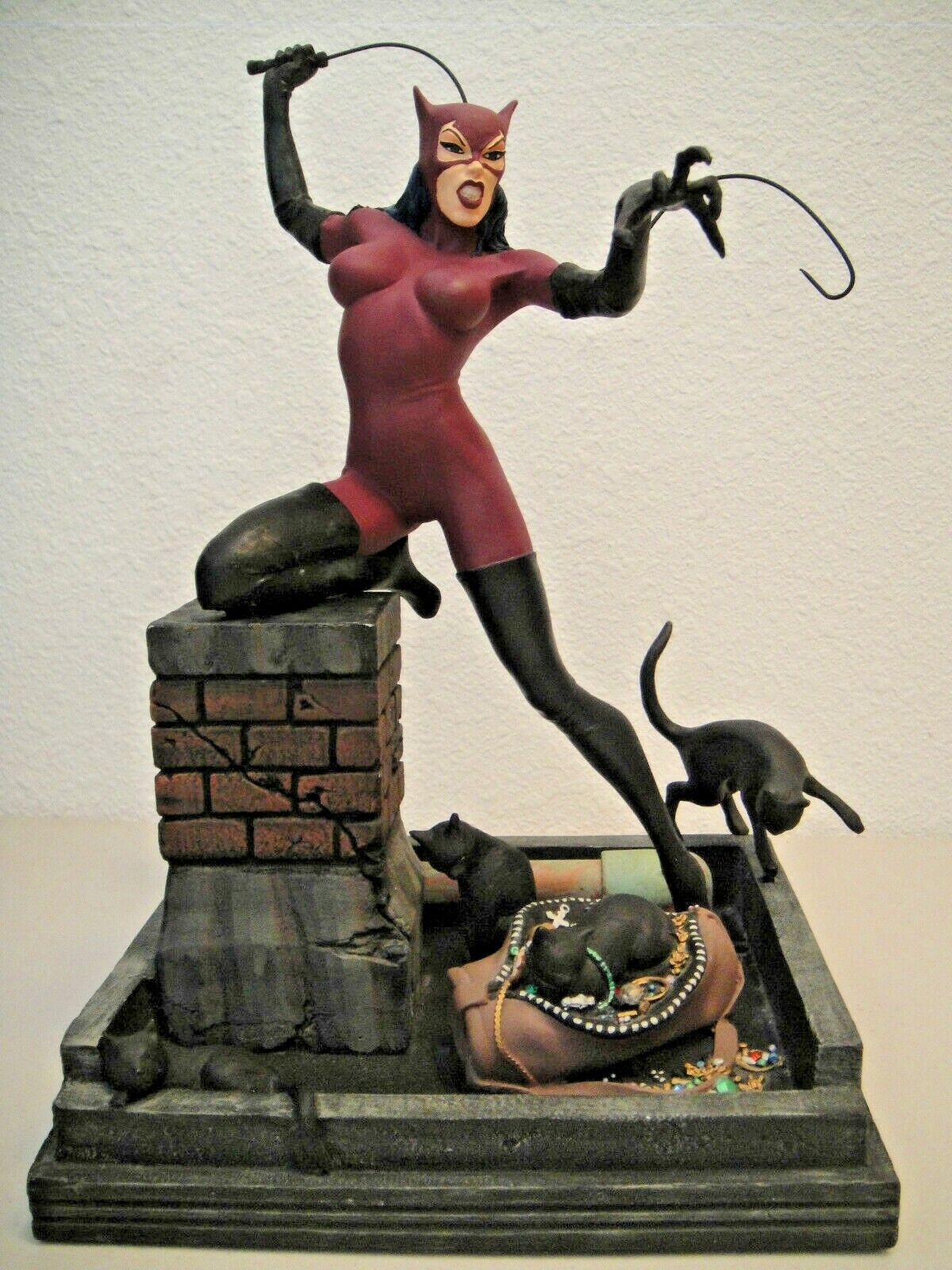 DC DIRECT CATWOMAN  STATUE MAQUETTE By Paquet BATMAN Rises Figurine TOY ANIMATED