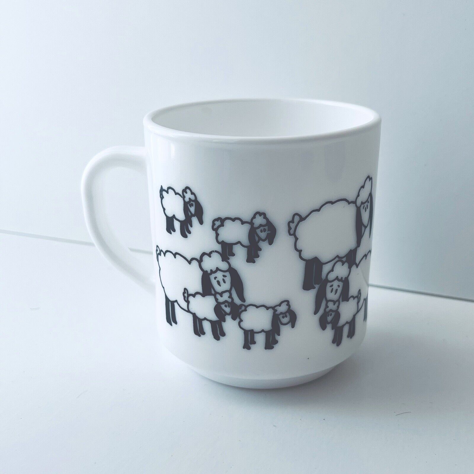 VTG Milk Glass Coffee Mug ARCOPAL France White Cup Cartoon Sheep 8oz EUC