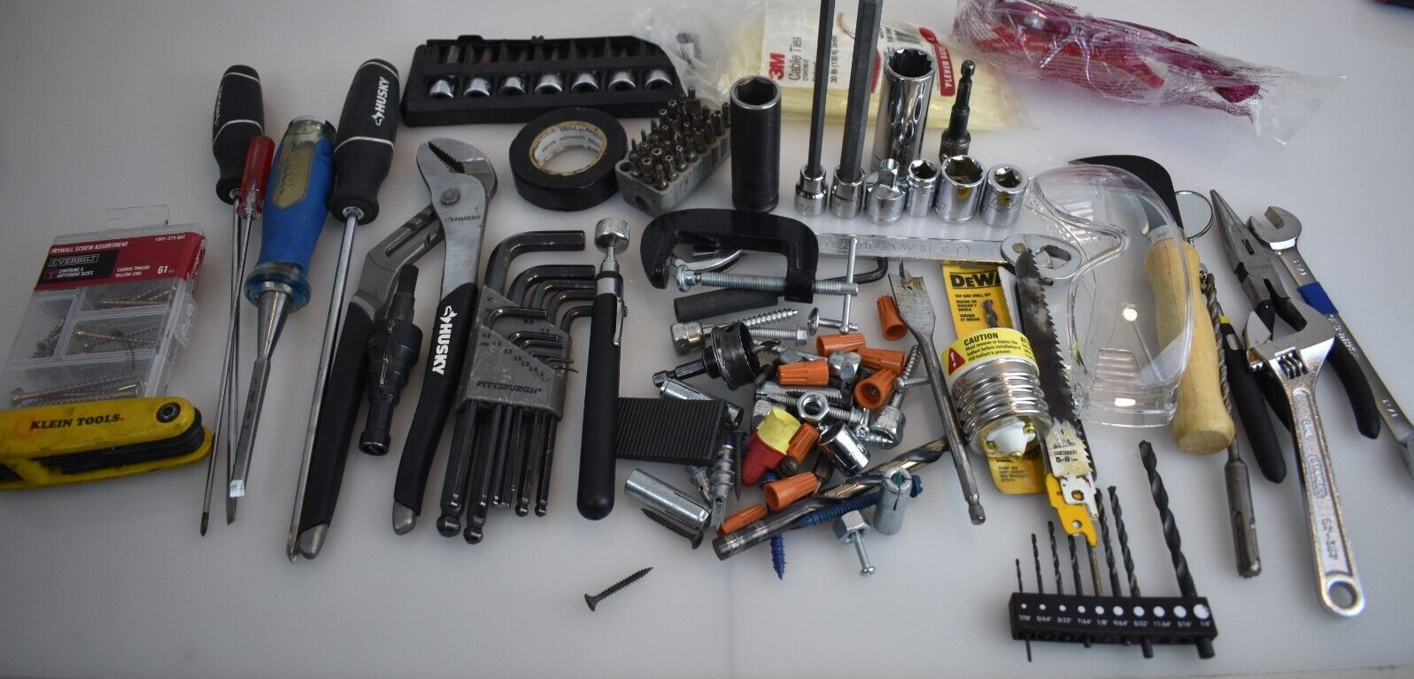 Large beginner Tool Lot Sockets, Wrenches, Pliers, Screwdrivers, and more