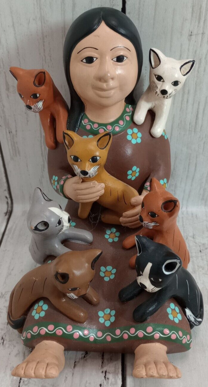 Peruvian Ceramic Pottery - Storyteller - Woman with Cats - Made in Peru