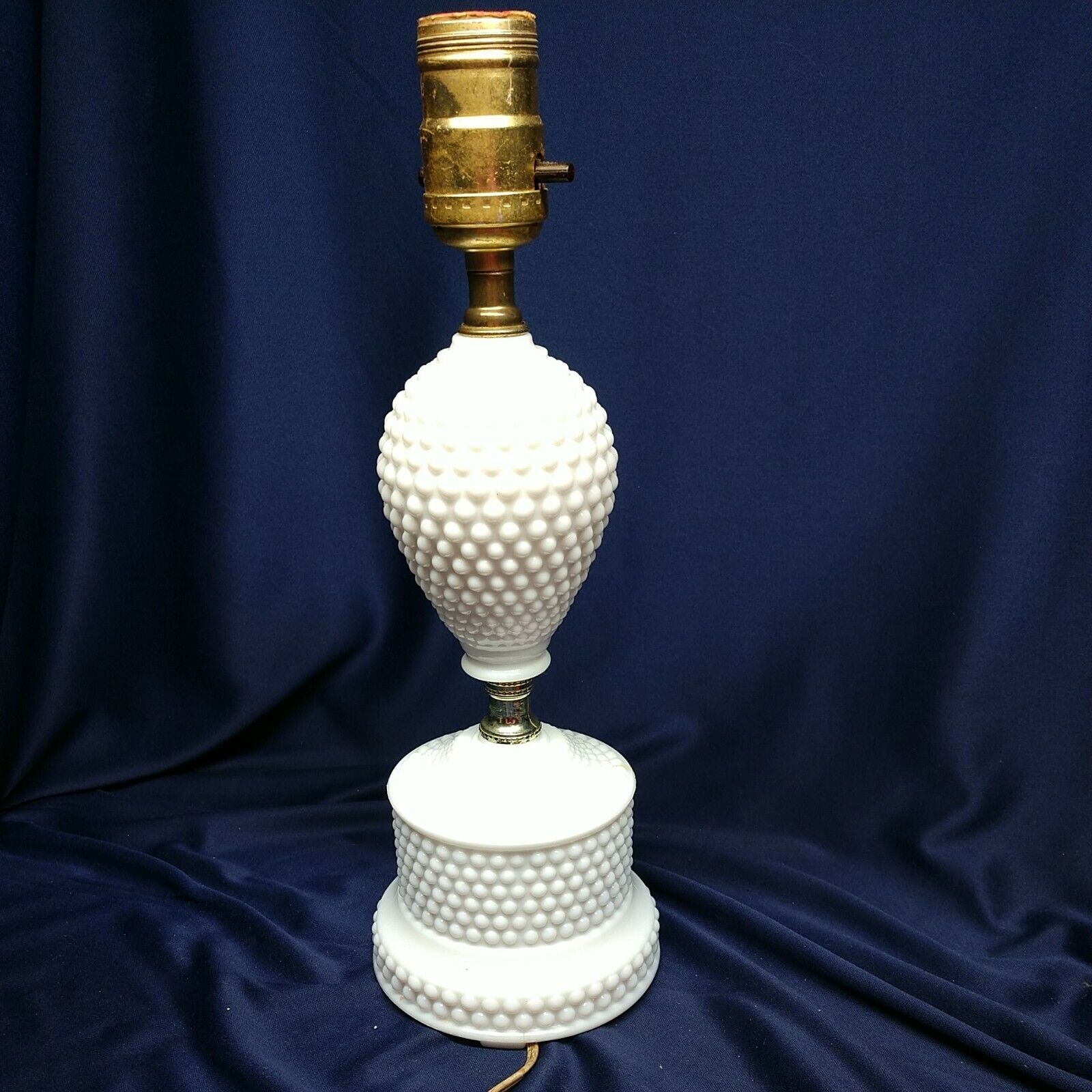 12 inch WHITE HOBNAIL GLASS VANITY TABLE LAMP