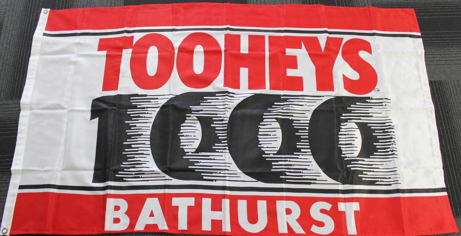 Tooheys 1000 Flag Bathurst Mt Panorama Holden Memorabilia Man Cave 151 x 87.5 cm