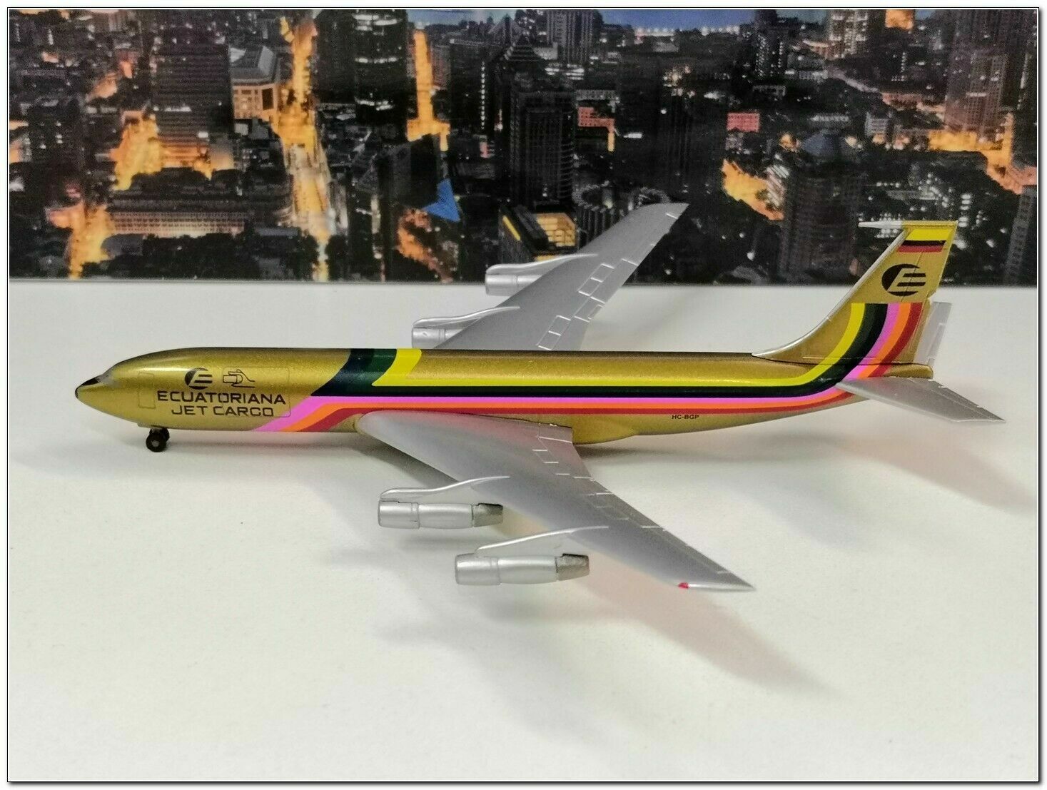 Herpa Wings 560573 Ecuatoriana Jet Cargo B707-321C HC-BGP Diecast 1/400 Model