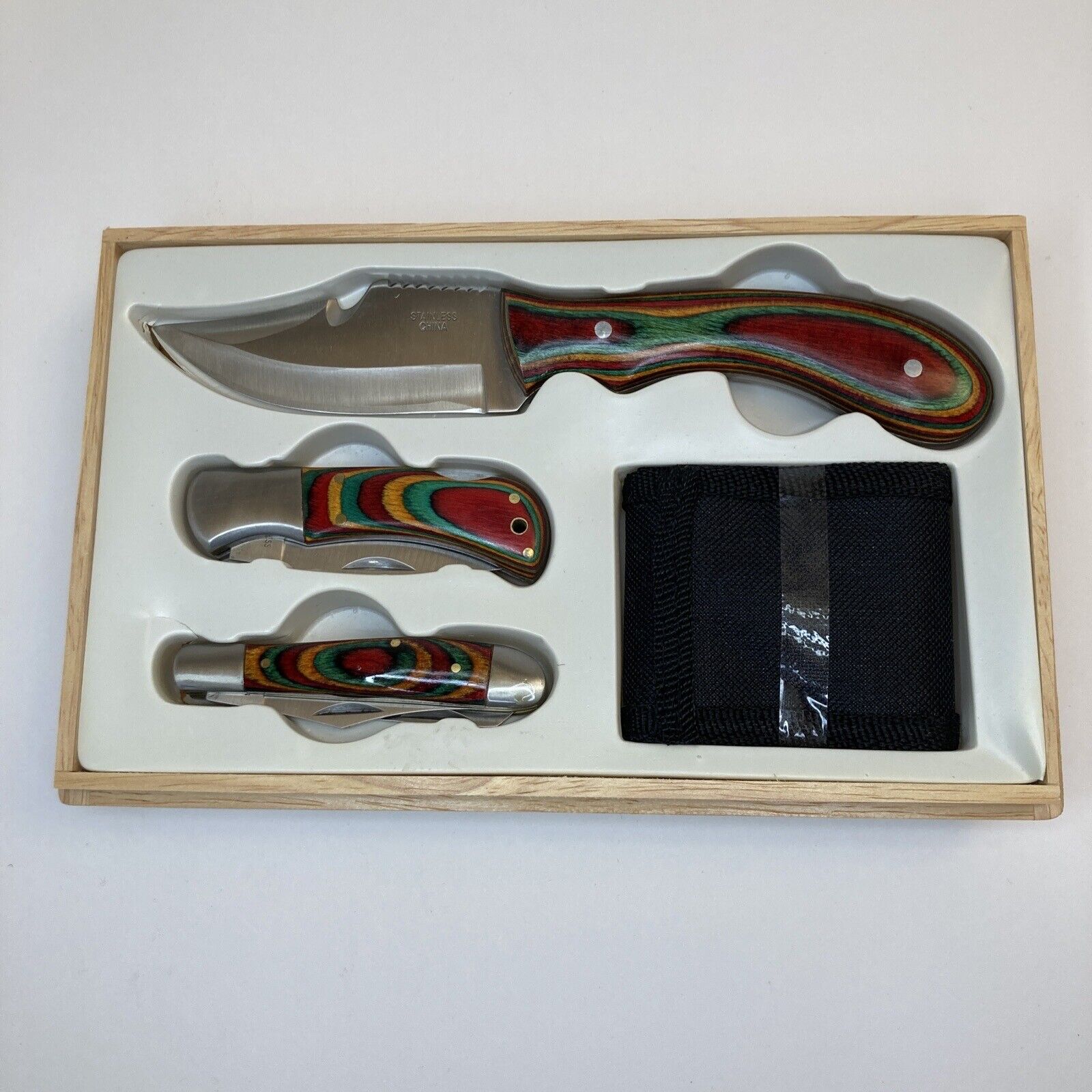 3 Piece Knife Set w/ Wood Box Steel Blades w/ Red / Green Pakkawood Handles
