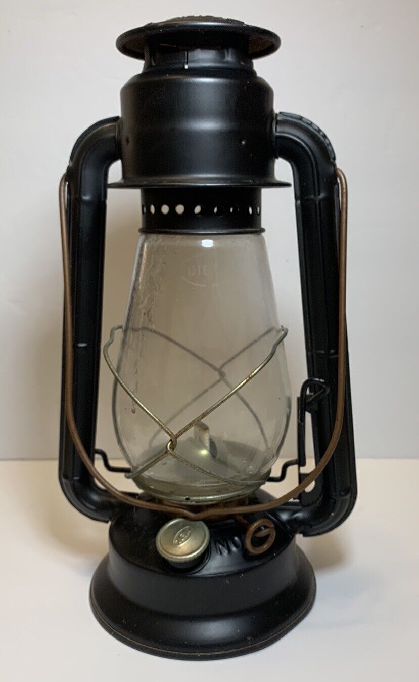 Vtg Dietz Junior No.20 Kerosene Hurricane Lantern Blue Metal w/ Clear Globe