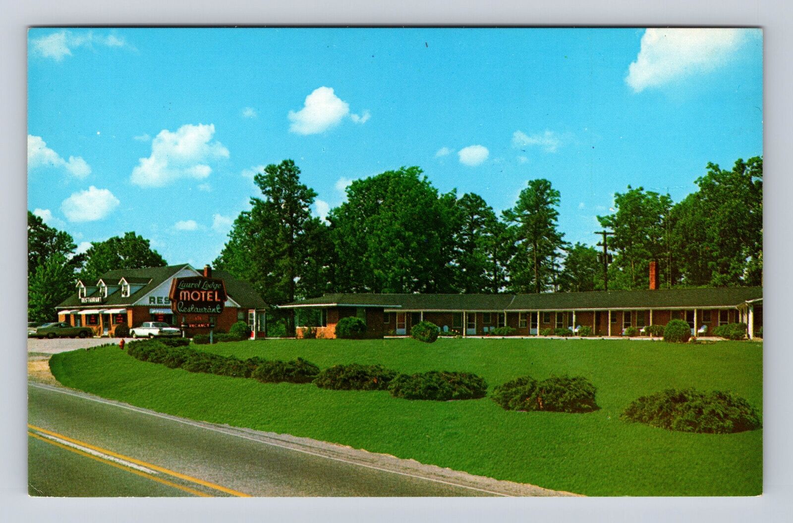 London KY-Kentucky, Laurel Lodge Motel & Restaurant Advertising Vintage Postcard