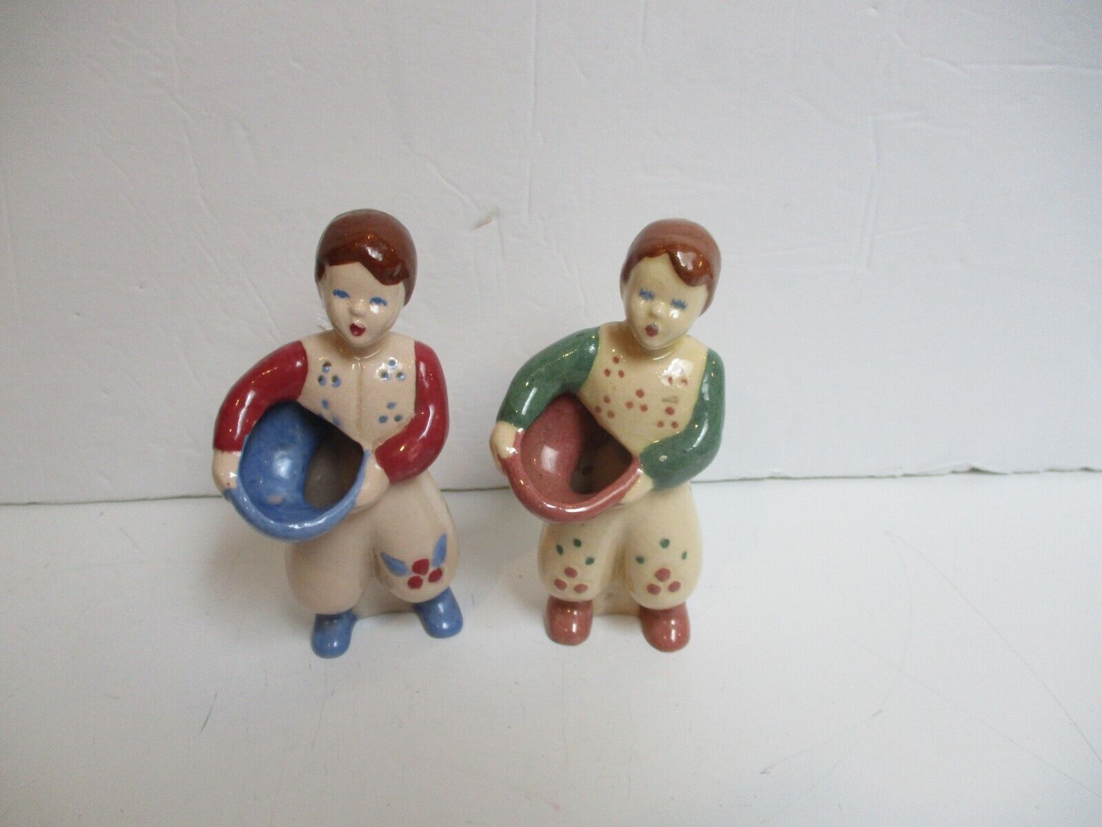 2 Vintage San Francisco Pottery Pilgrim Boy Figurines Pocket Planters 5\
