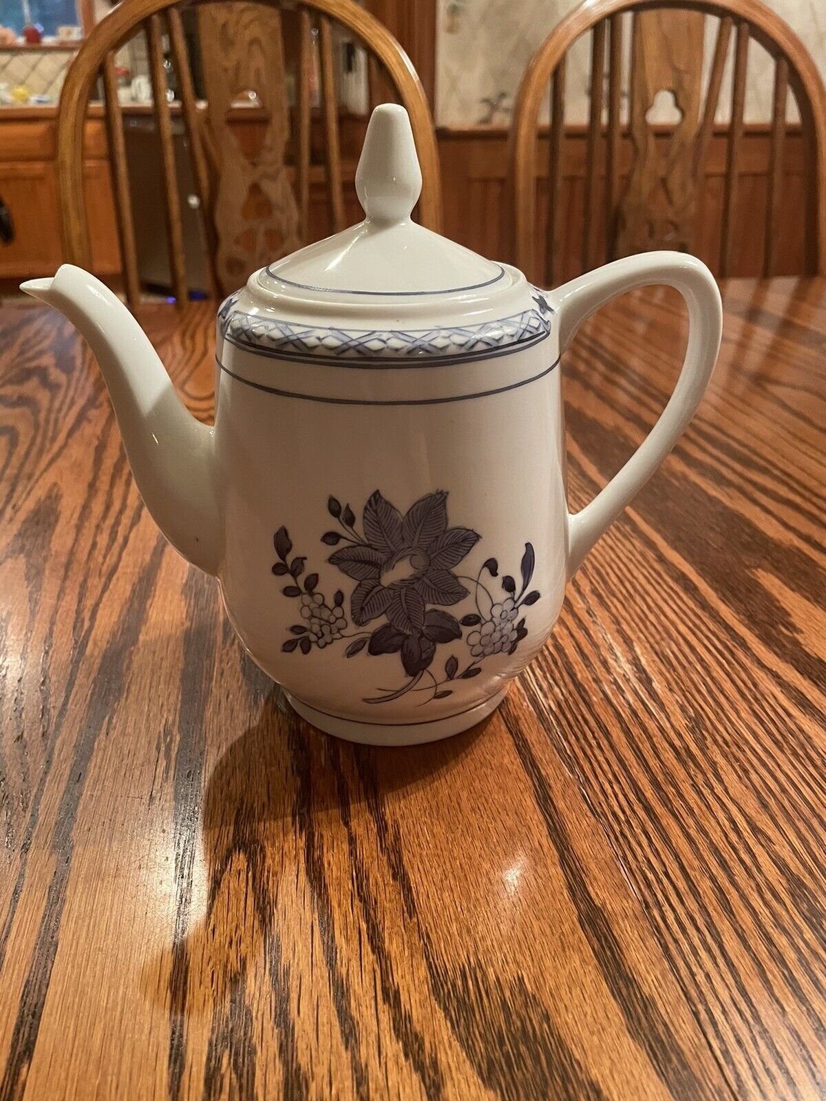 Hand painted YT Hong Kong Blue And White Teapot 7 Inches Tall 