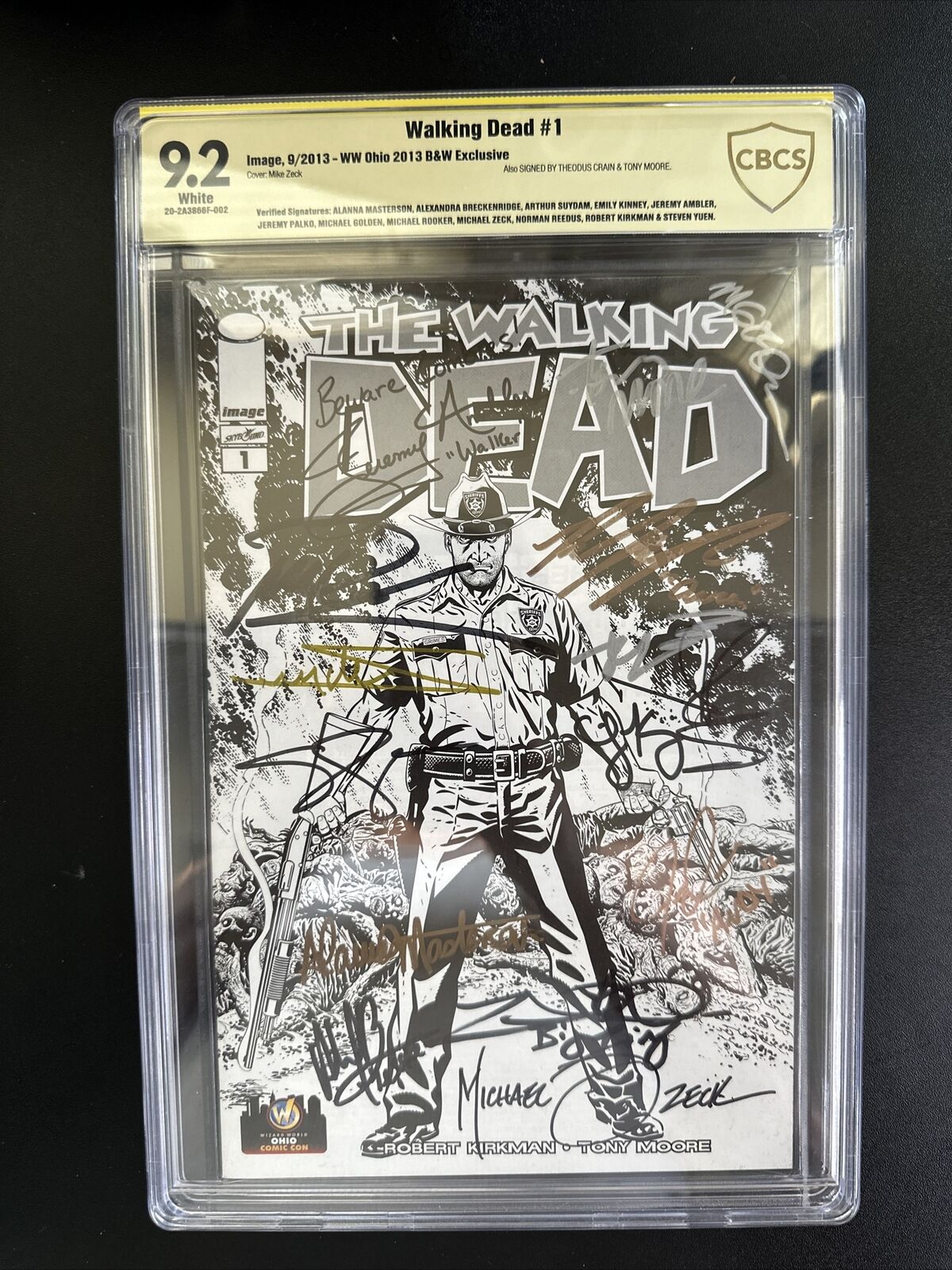 The WALKING DEAD #1 CBCS 9.2 OHIO 2015 Wizard World Variant Signed By 14 Cast NM