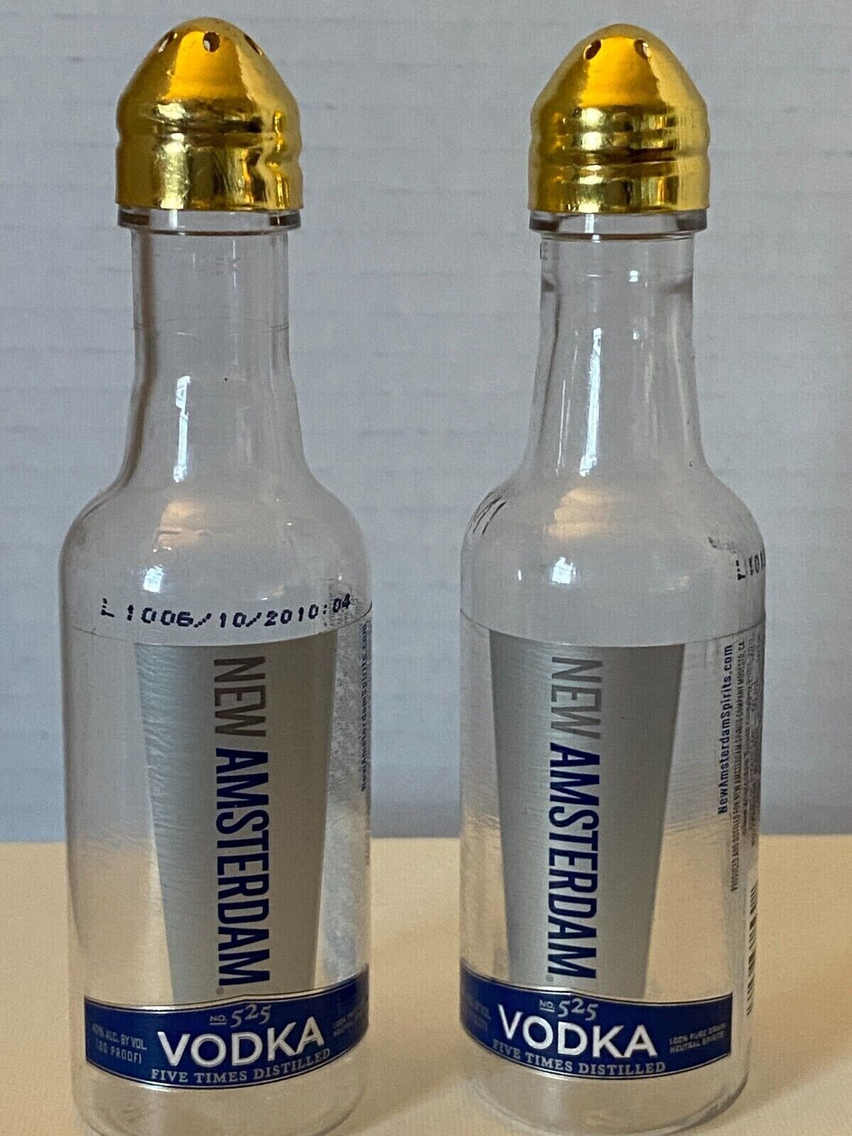 New Amsterdam Vodka 50 ml Plastic Bottles * Salt & Pepper Shaker Set 4.25\