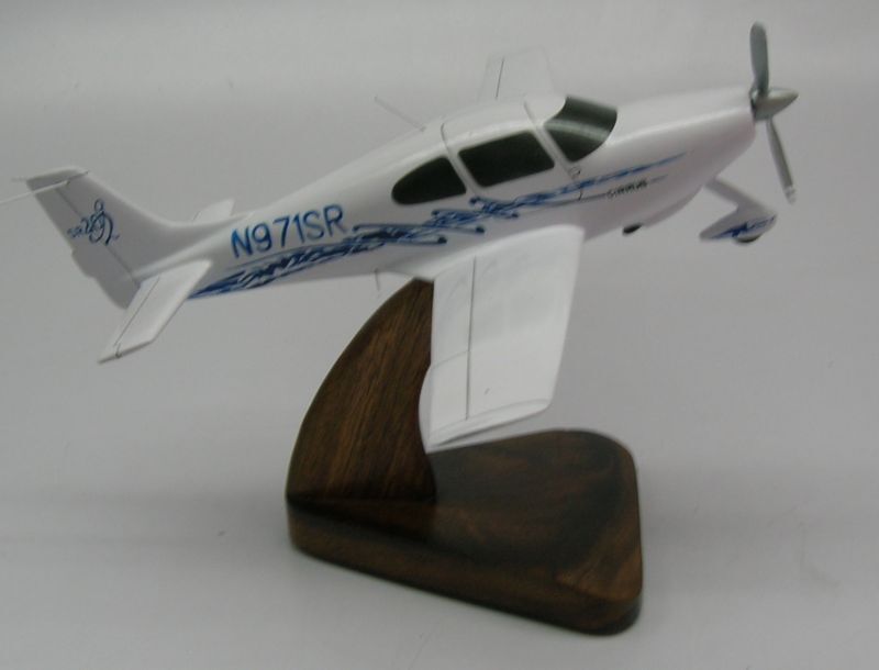 SR-20 Cirrus G-2 Private SR20 Airplane Desktop Wood Model Regular 