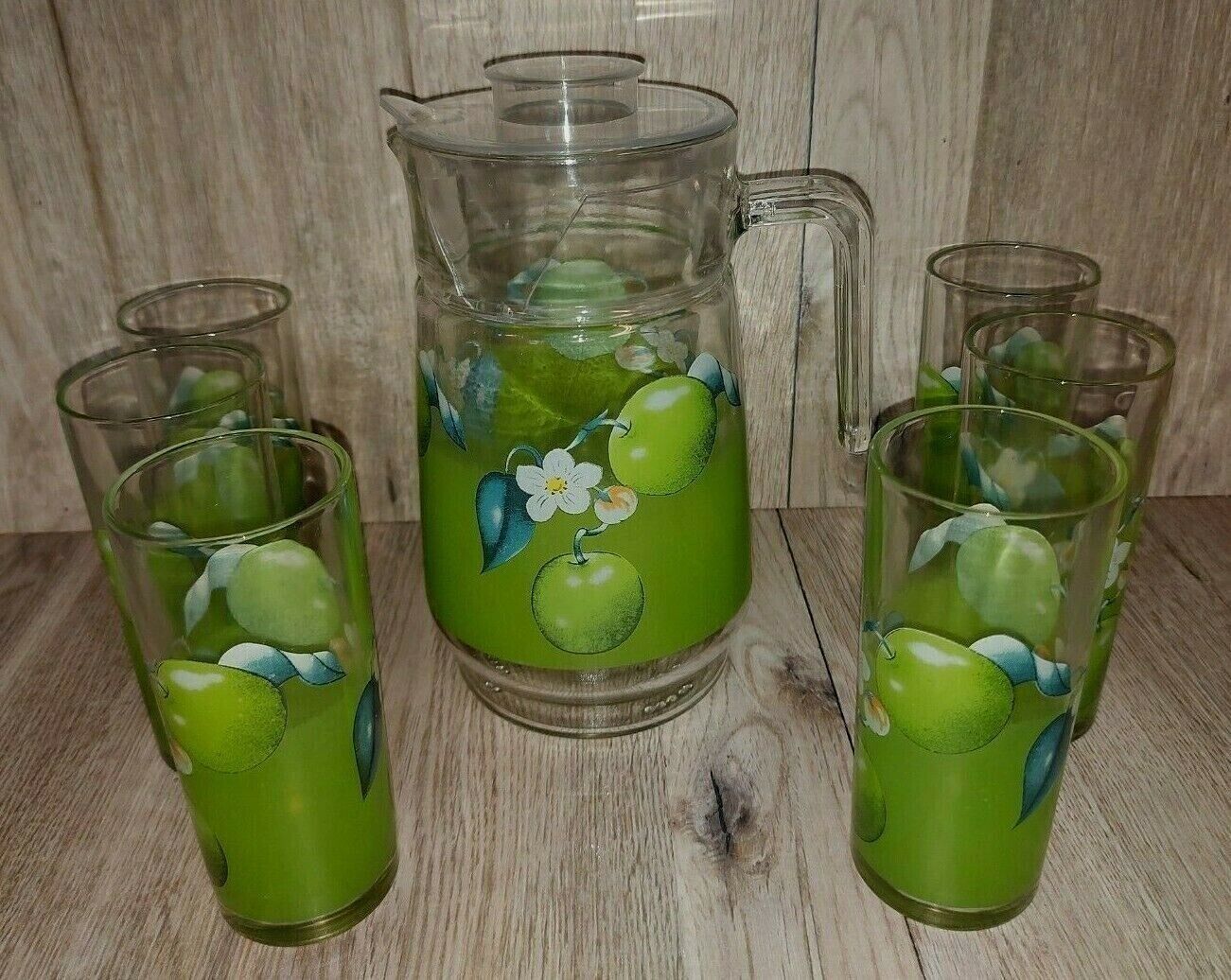 Luminarc Green Apple Pitcher w/Acrylic Lid & 6 Juice Glasses Set MCM Vintage