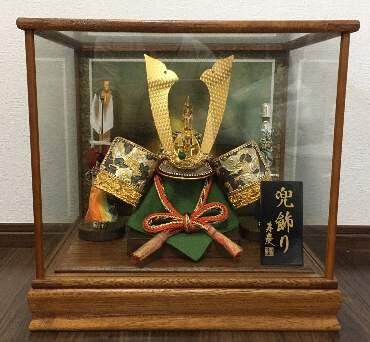 Kabuto Japanese Samurai Small Armor Helmet Display Dragon Gold JUKEI Mint Box