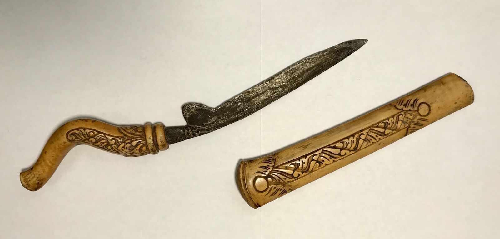 Kris Keris Indonesian Damascus Steel Blade Dagger Carved Wood Scabbard