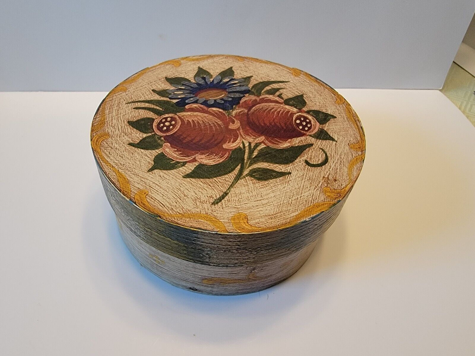 Vintage Handmade Handpainted Bentwood Small Trinket Box 