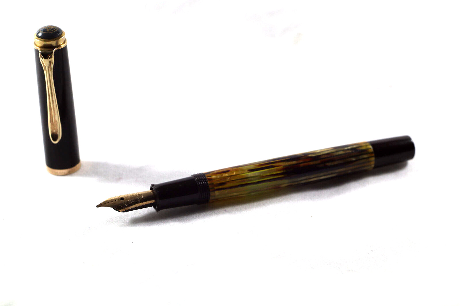 Vintage 1950's Pelikan 400 Fountain Pen Tortoiseshell Brown 14K M Flex Nib