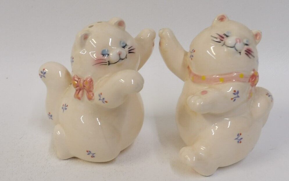 Vintage Norcrest Fat Floral Figural Kitty Cat Salt Pepper Shakers