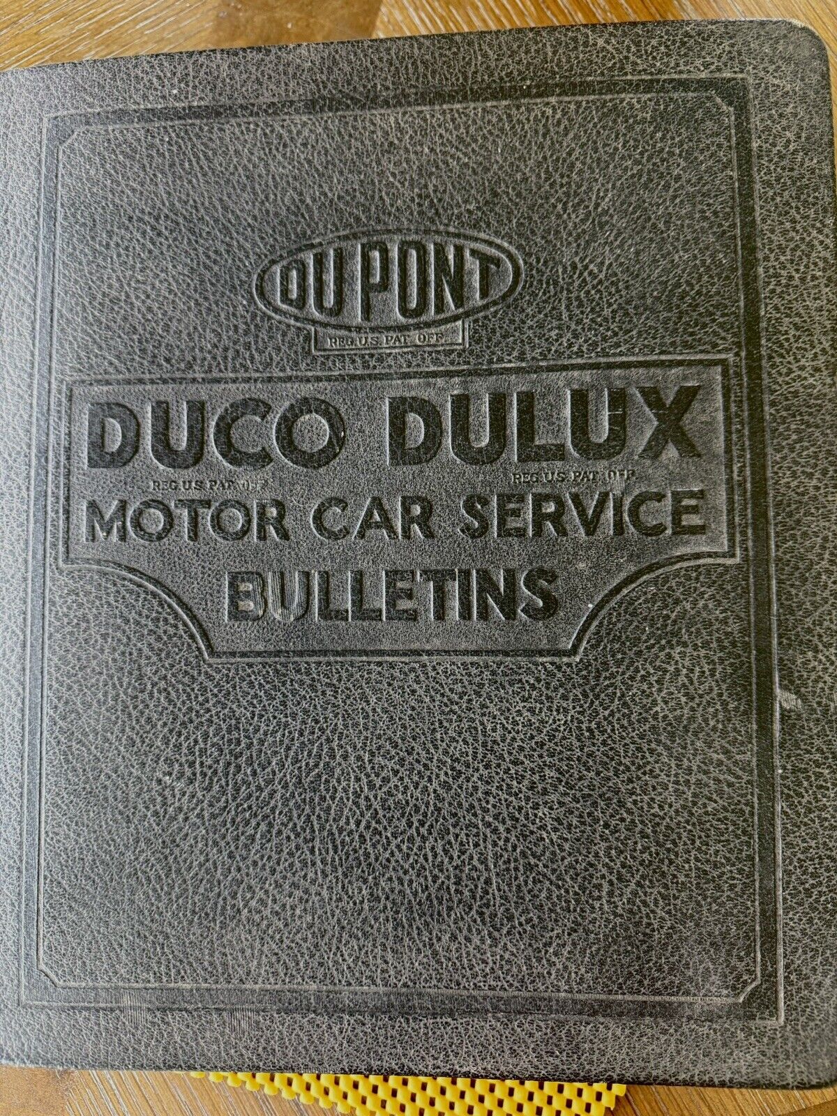 Vintage DuPont DUCO DULUX Motor Car Service Bulletins Matched Color Chips Book 