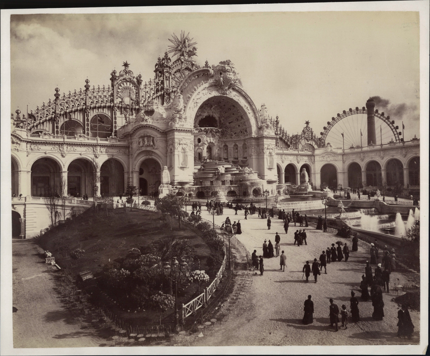 France, Paris, 1900 Universal Exhibition, Le Château d'Eau vintage pri