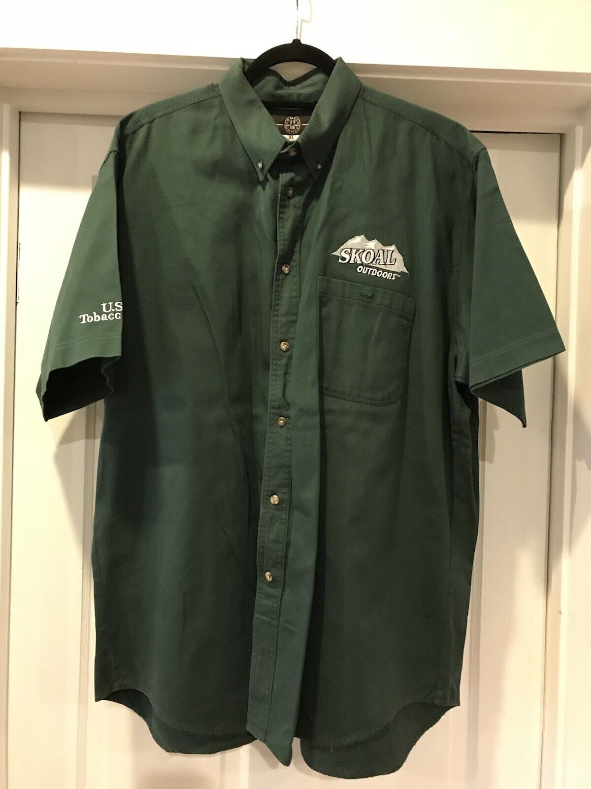 Vintage Camden James Skoal Outdoors XL Button Up Short Sleeve Shirt